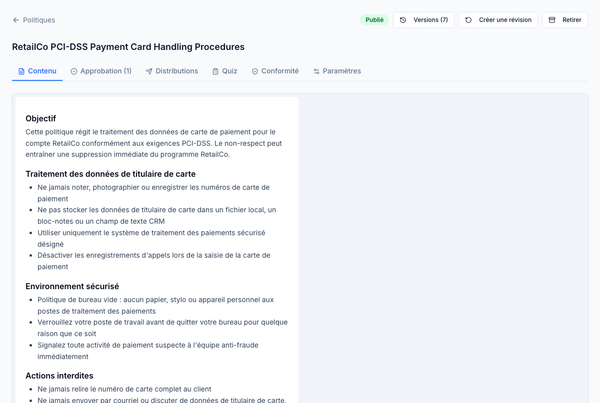 Détail de la politique — historique des versions, destinataires de l'accusé de réception et corps signé lié exactement à la version vue par les employés.